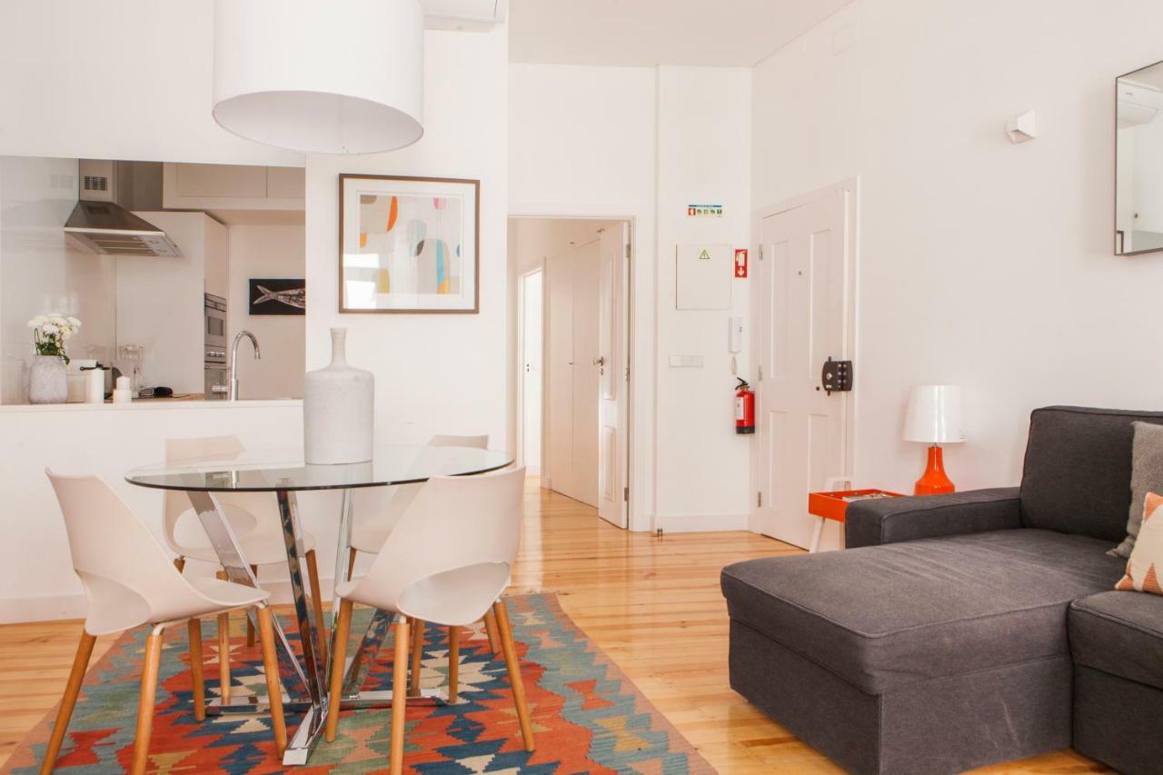 Cozy 1St Floor Flat Central Chiado District With Balconies And Ac 19Th Century Building Lisboa Εξωτερικό φωτογραφία
