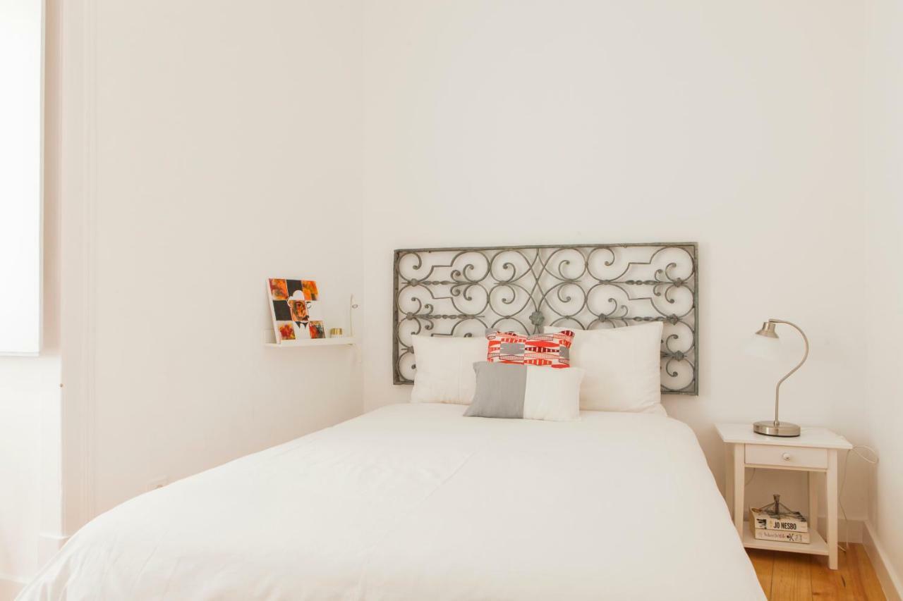 Cozy 1St Floor Flat Central Chiado District With Balconies And Ac 19Th Century Building Lisboa Εξωτερικό φωτογραφία