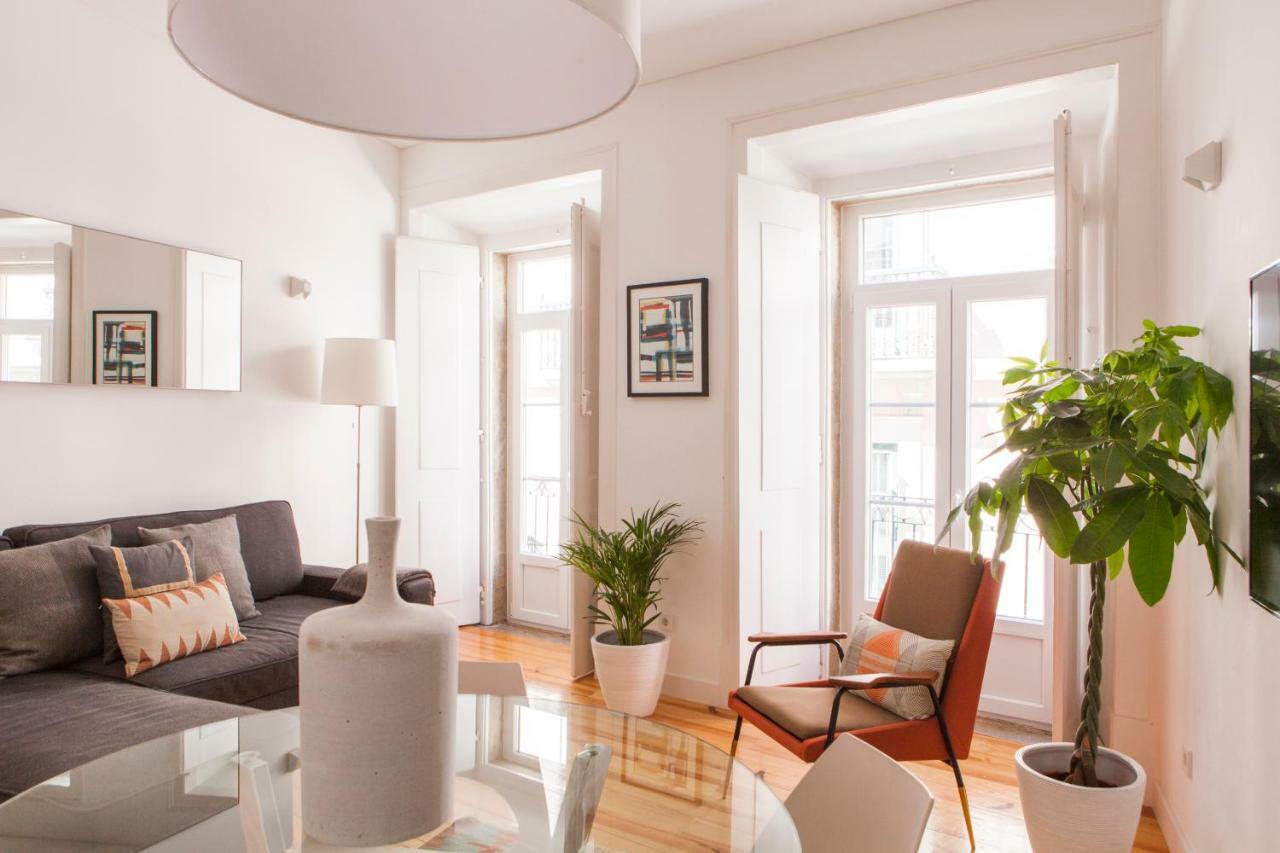 Cozy 1St Floor Flat Central Chiado District With Balconies And Ac 19Th Century Building Lisboa Εξωτερικό φωτογραφία