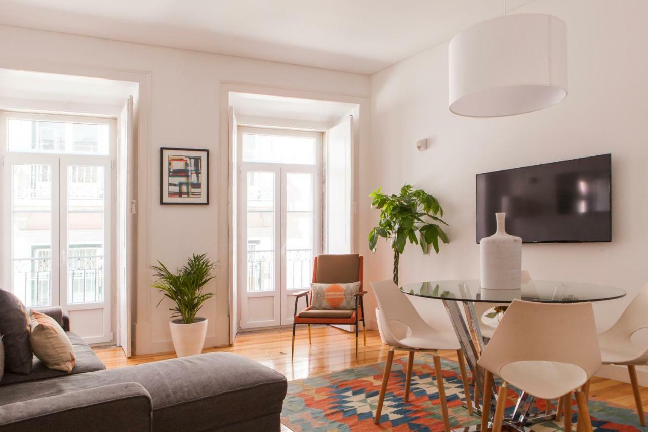 Cozy 1St Floor Flat Central Chiado District With Balconies And Ac 19Th Century Building Lisboa Εξωτερικό φωτογραφία